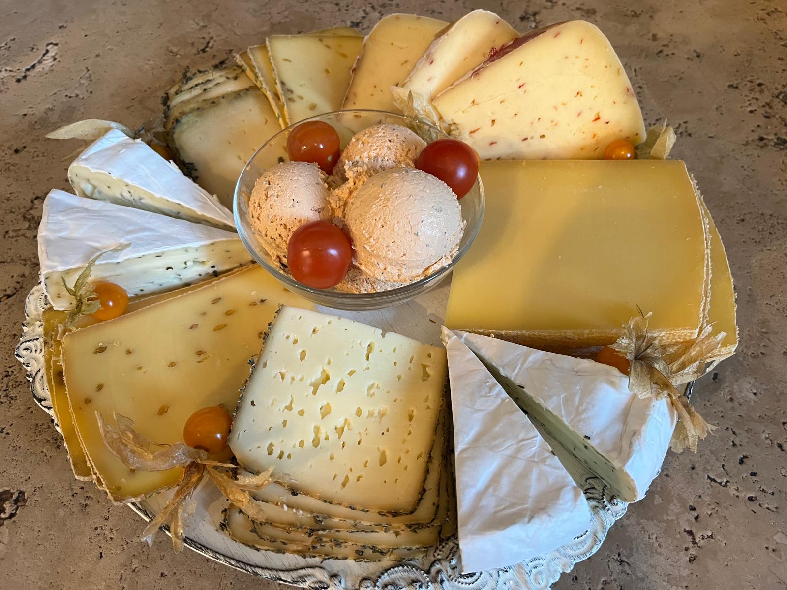 Regionales Frühstück und Brotzeit im Café-Eck